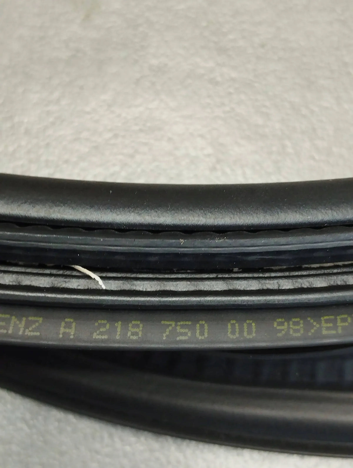 Mercedes-Benz CLS C218 FLAP SEAL REAR