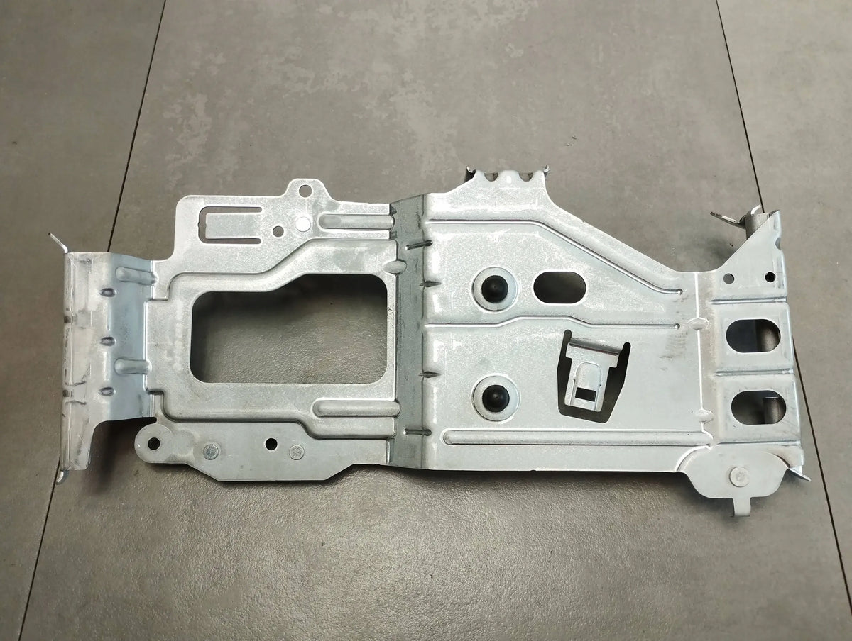 Mercedes-Benz CLS C218 MOUNTING BRACKET A2125459440