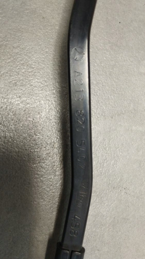 Mercedes-Benz E W213 WIPER ARM FRONT A2138205402 UK
