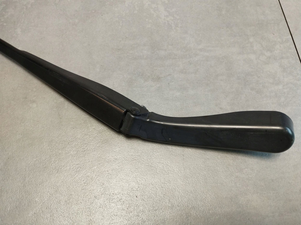 Mercedes-Benz E W213 WIPER ARM FRONT A2138205402 UK