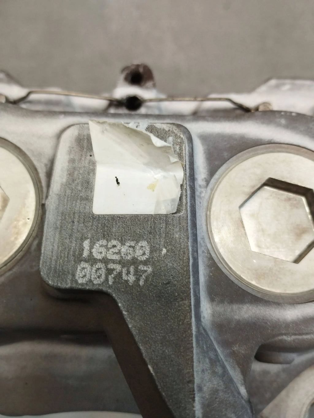 Mercedes-Benz GLC X253 2.0 CGI CLAMP LEFT FRONT 1626000747