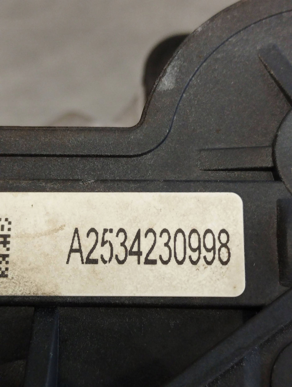 Mercedes-Benz GLC X253 CLAMP LEFT REAR A2534230998