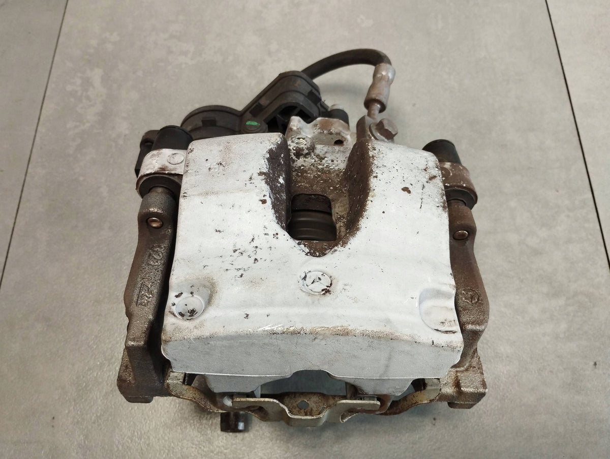Mercedes-Benz GLC X253 CLAMP LEFT REAR A2534230998