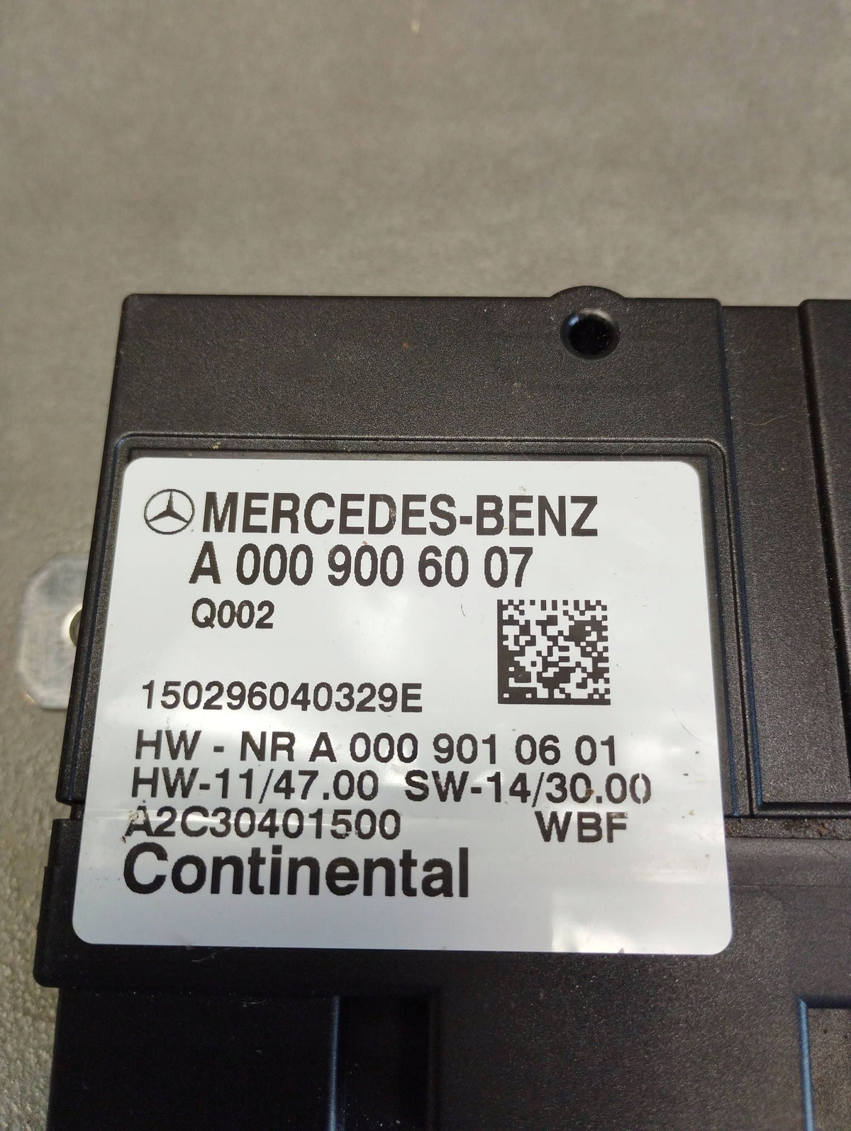 Mercedes-Benz GLC X253 FUEL PUMP CONTROLLER A0009006007