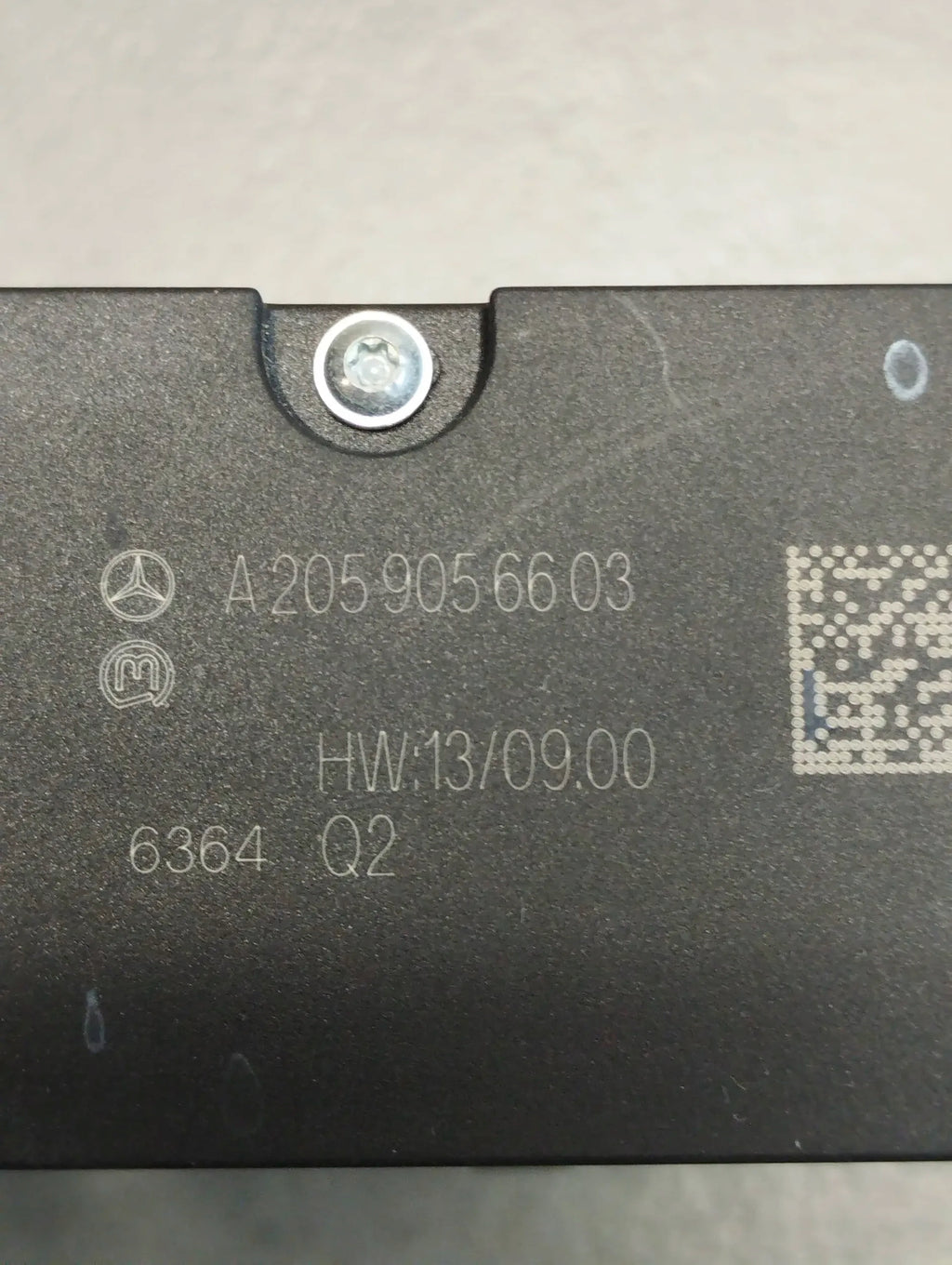 Mercedes-Benz GLC X253 HANDBRAKE SWITCH A2059056603