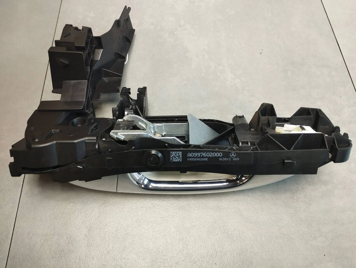 Mercedes-Benz GLC X253 HANDLE RIGHT FRONT 799 KEYLESS ENGLISH