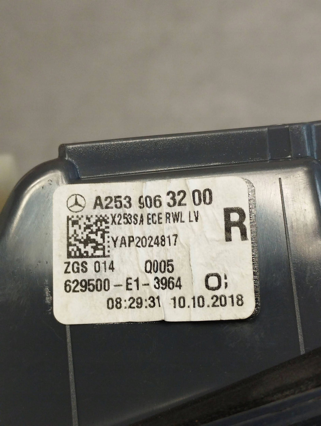 Mercedes-Benz GLC X253 LAMP RIGHT REAR FLAPS A2539063200