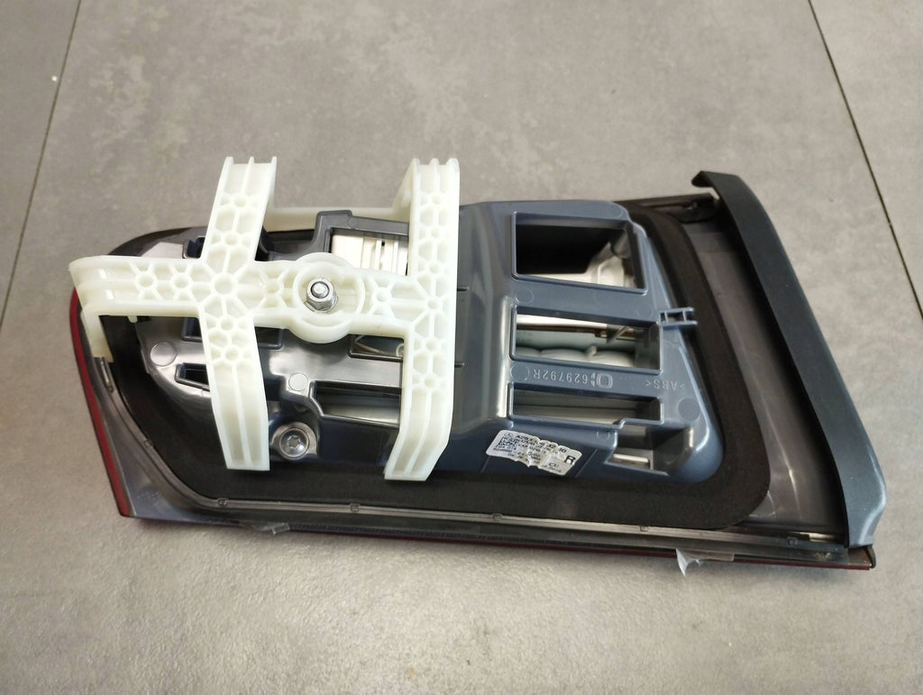 Mercedes-Benz GLC X253 LAMP RIGHT REAR FLAPS A2539063200