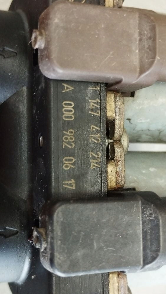 Mercedes-Benz S W222 2014 SOLENOID VALVE A0009820617