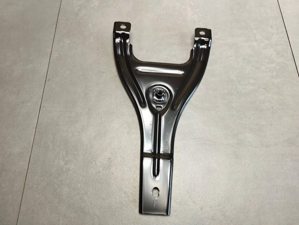Mercedes ML W164 FLOOR MOUNT A1648600614