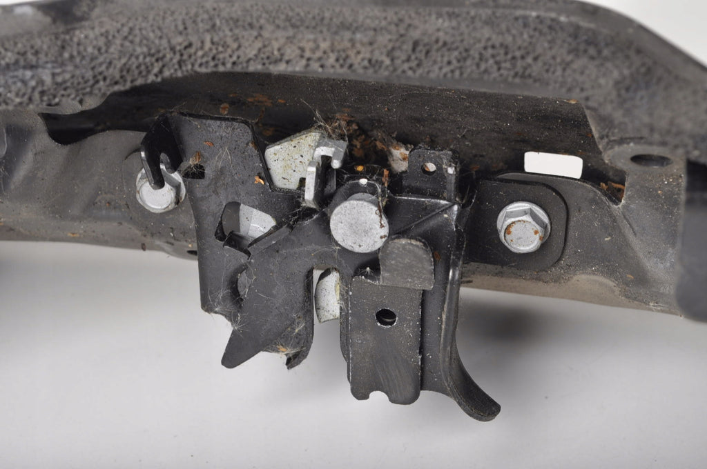 NISSAN LEAF AND ZE0 COVER PLASTIC MASK LOCK HINGE CHARGING FLAP