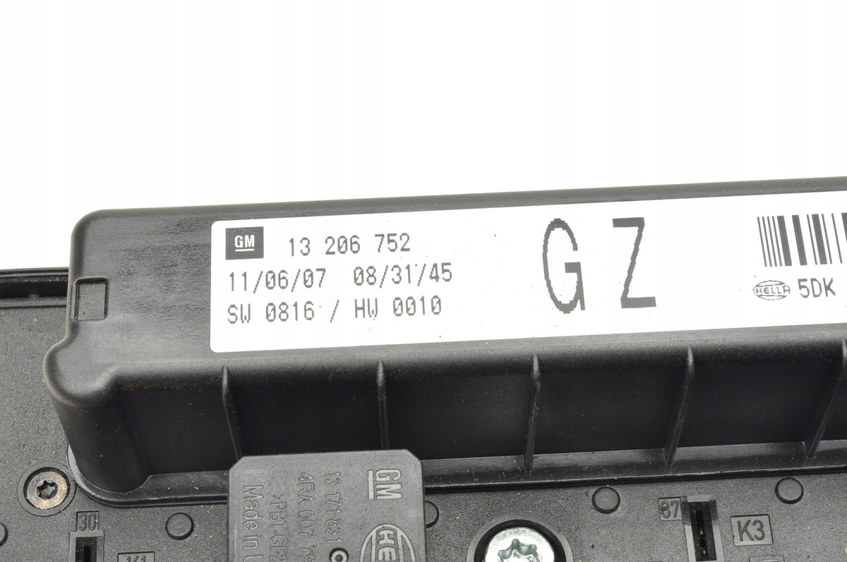 OPEL ASTRA H III 1.4 16V 90KM FUSE BOX 13206752