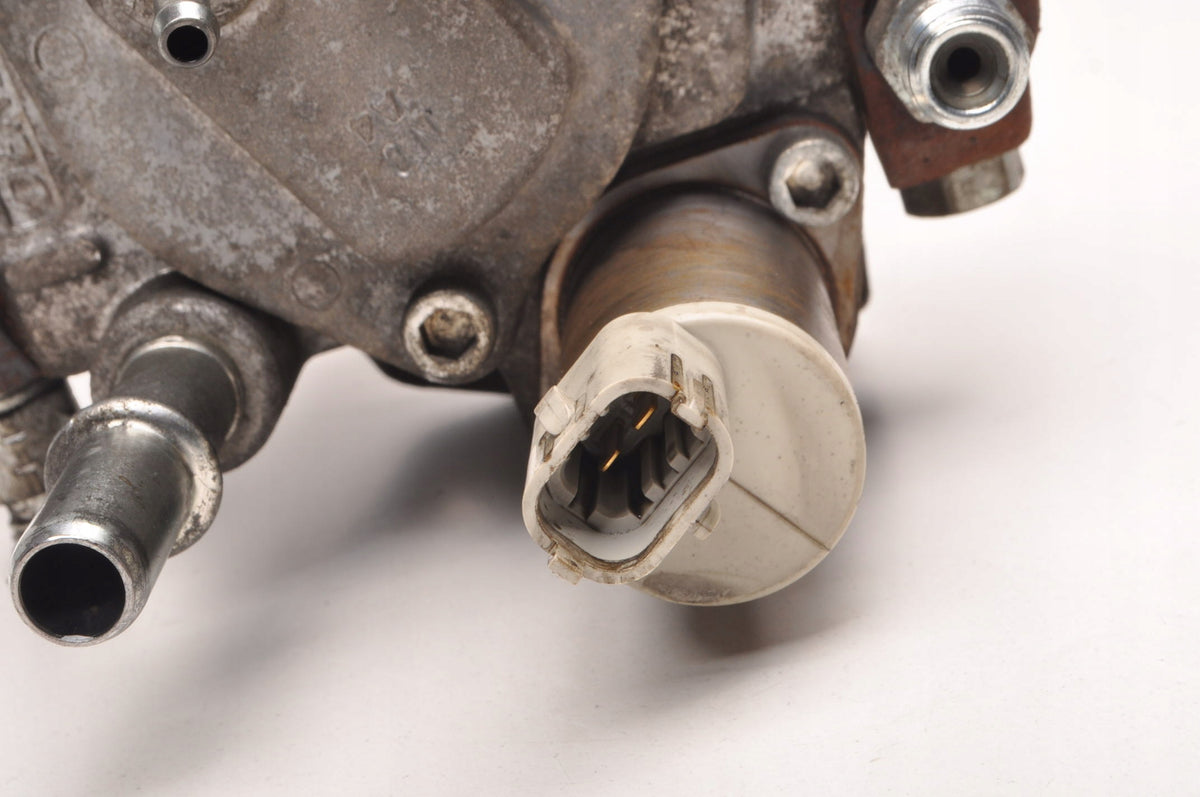 OPEL ASTRA IV J MOCHA AND ZAFIRA C 1.6 CDTI 136 KM INJECTION PUMP 55570040