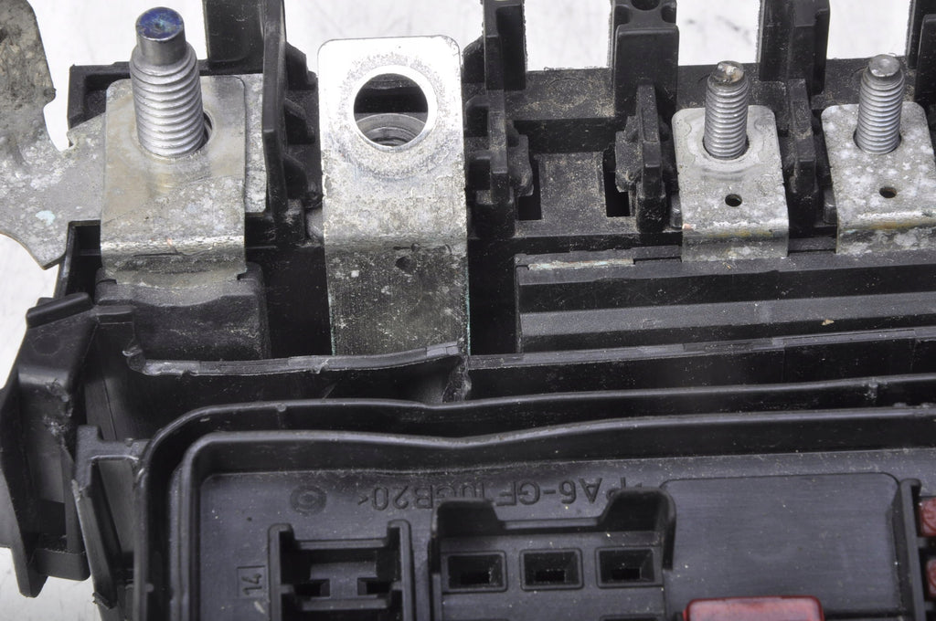 OPEL ASTRA K V FUSE BOX 39040849