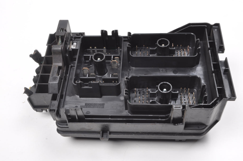 OPEL ASTRA K V FUSE BOX 39040852