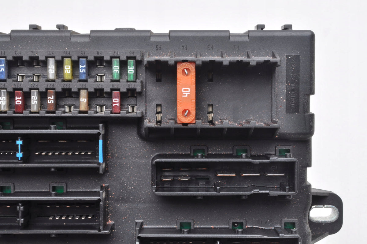 OPEL C SIGNUM HOUSING FUSE BOX 13189924