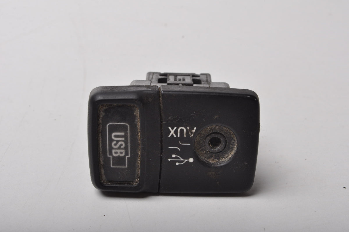 OPEL COMBO D USB 735549165 INPUT