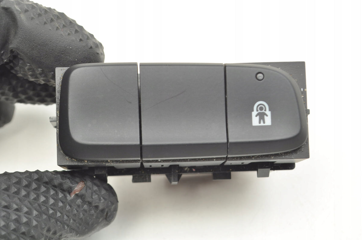 OPEL CORSA F BUTTON SWITCH 035481301