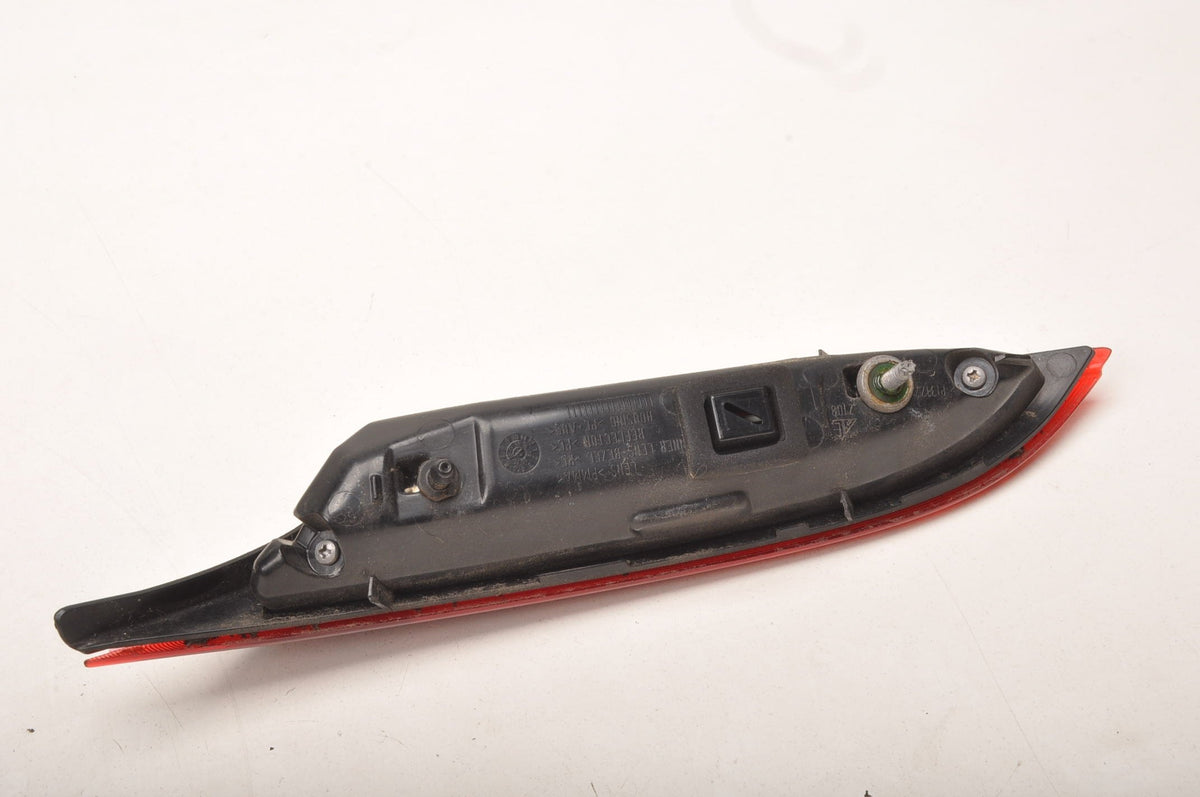 OPEL INSIGNIA AND LAMP LEFT REAR IN FLAP LIFT HB 5D 23135917