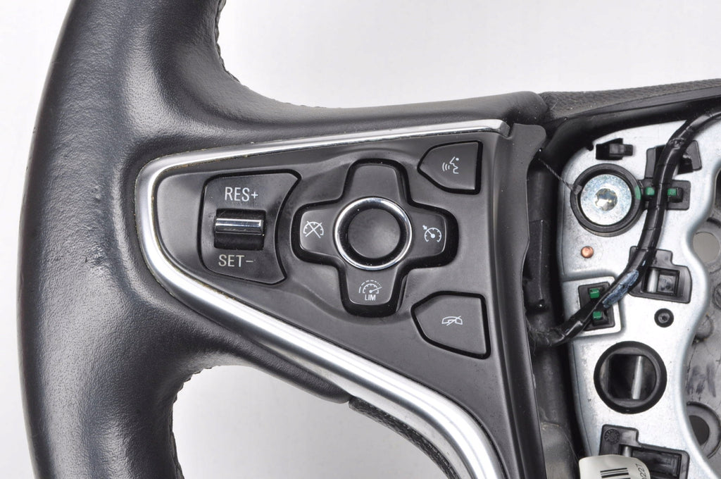 OPEL INSIGNIA AND MULTIFUNCTION LEATHER STEERING WHEEL