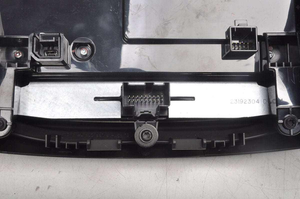 OPEL INSIGNIA AND RADIO PANEL 90802613 LIFT