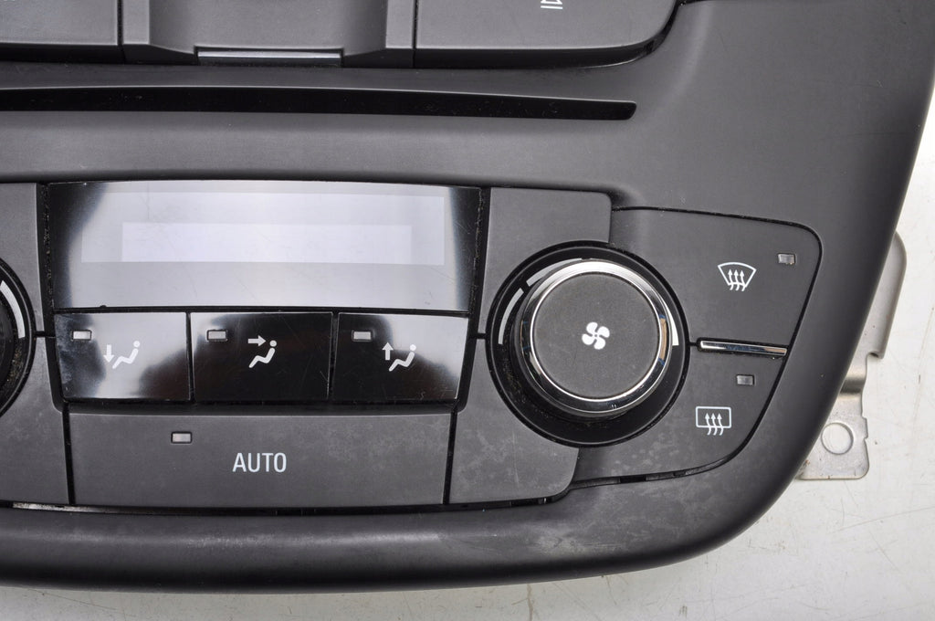 OPEL INSIGNIA AND RADIO PANEL RADIO 20997887 13273095
