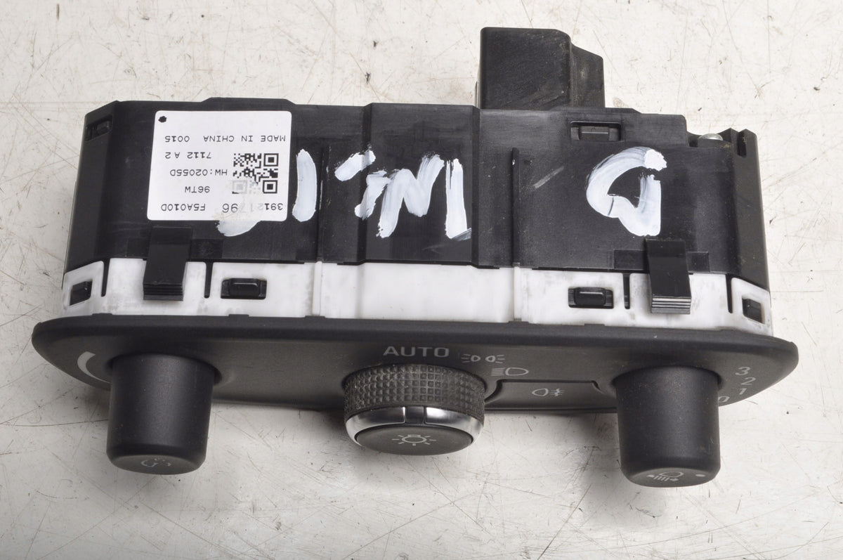 OPEL INSIGNIA B LIGHT SWITCH 39121796