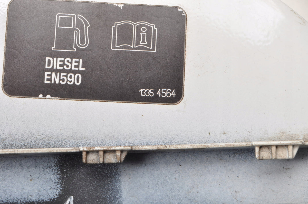 OPEL MOCHA AND FUEL FILLER FLAP 95422810 Z40R