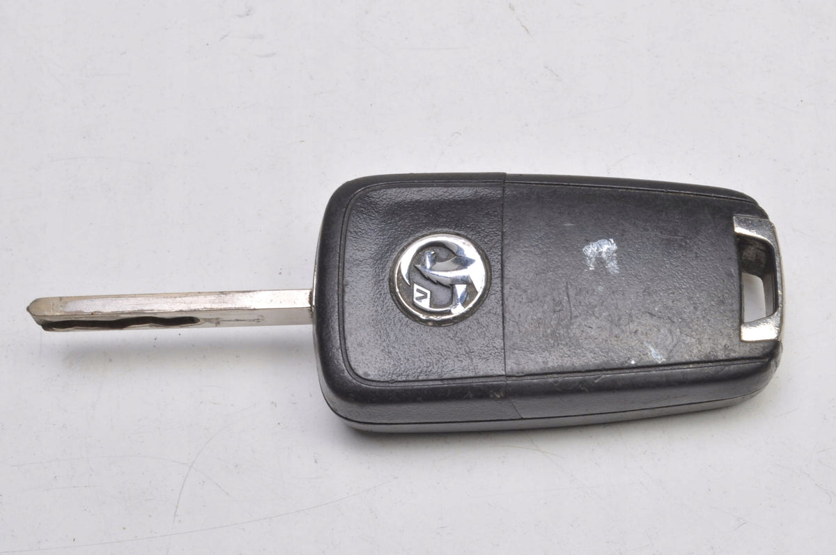 OPEL MOCHA AND IGNITION KEY 13500233