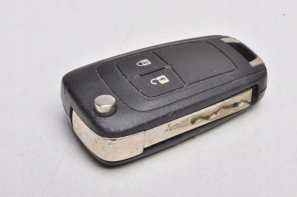OPEL MOCHA AND IGNITION KEY 13500233