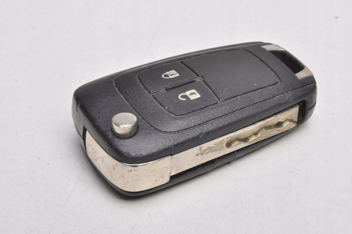 OPEL MOCHA AND IGNITION KEY 13500233