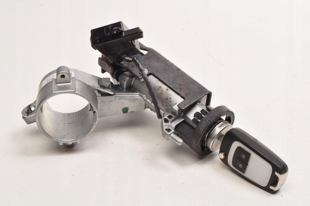 OPEL MOCHA AND IGNITION KEY 13504286 23276089
