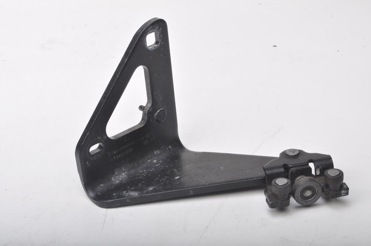 OPEL VIVARO B LEFT DOOR GUIDE 93451800