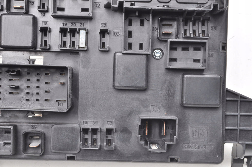 OPEL Zafira C ASTRA J IV FUSE Box 13449199
