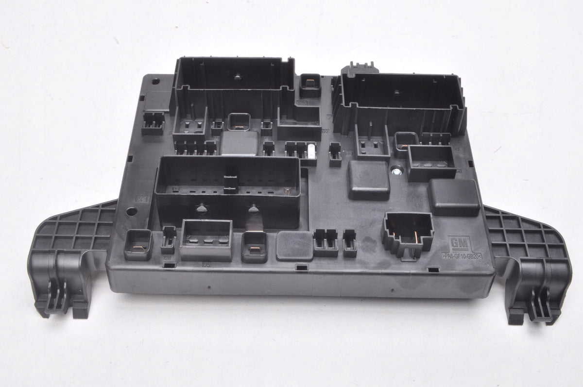 OPEL Zafira C ASTRA J IV FUSE Box 13449199