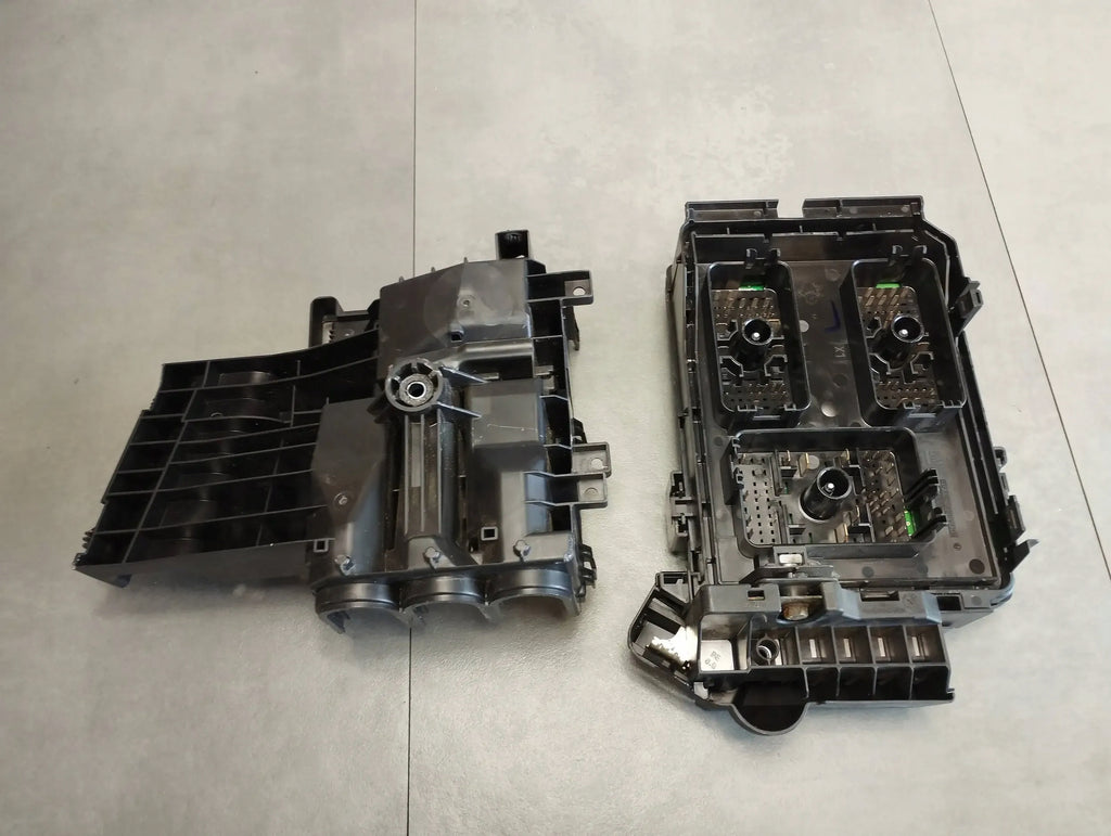 Opel Astra K FUSE BOX MODULE 39069684