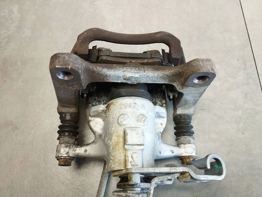 Opel Astra K KOMBI CLAMP RIGHT REAR 55494204