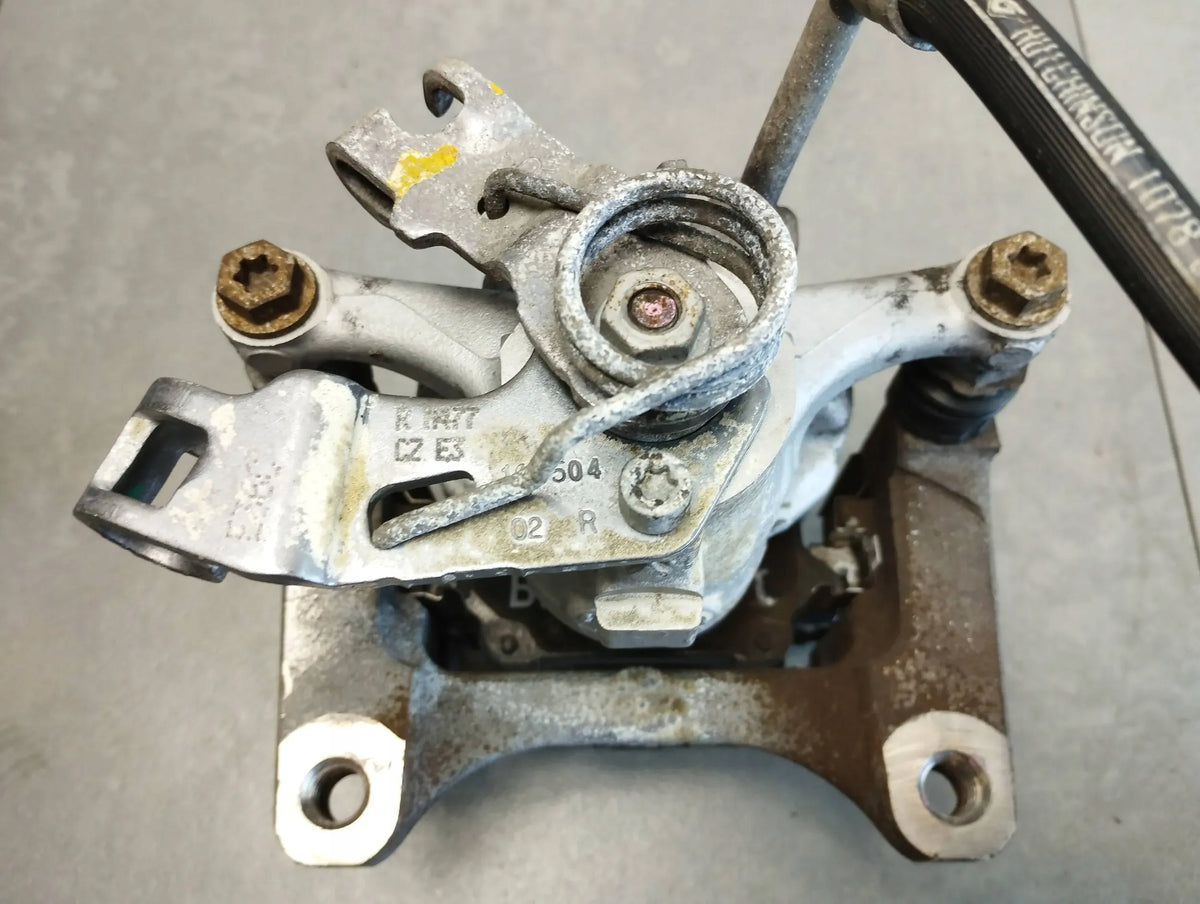 Opel Astra K KOMBI CLAMP RIGHT REAR 55494204