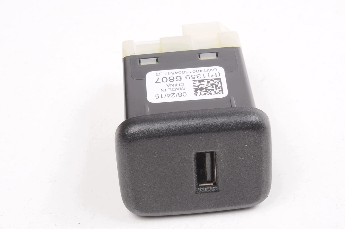 PANEL SOCKET USB INPUT OPEL CORSA E 13596807