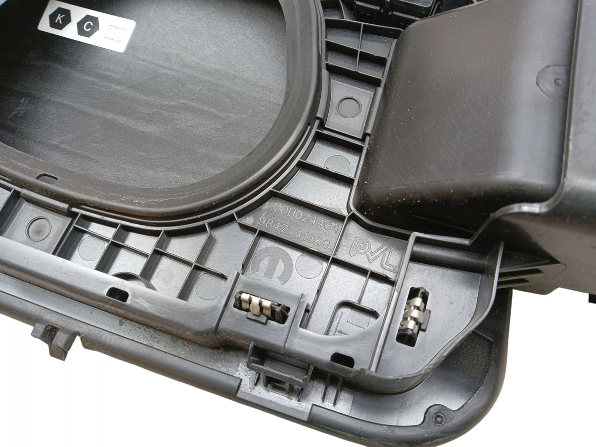 PEUGEOT 5008 III LAK CHARGING PORT FLAP: KTVD (2024-) 9847741380