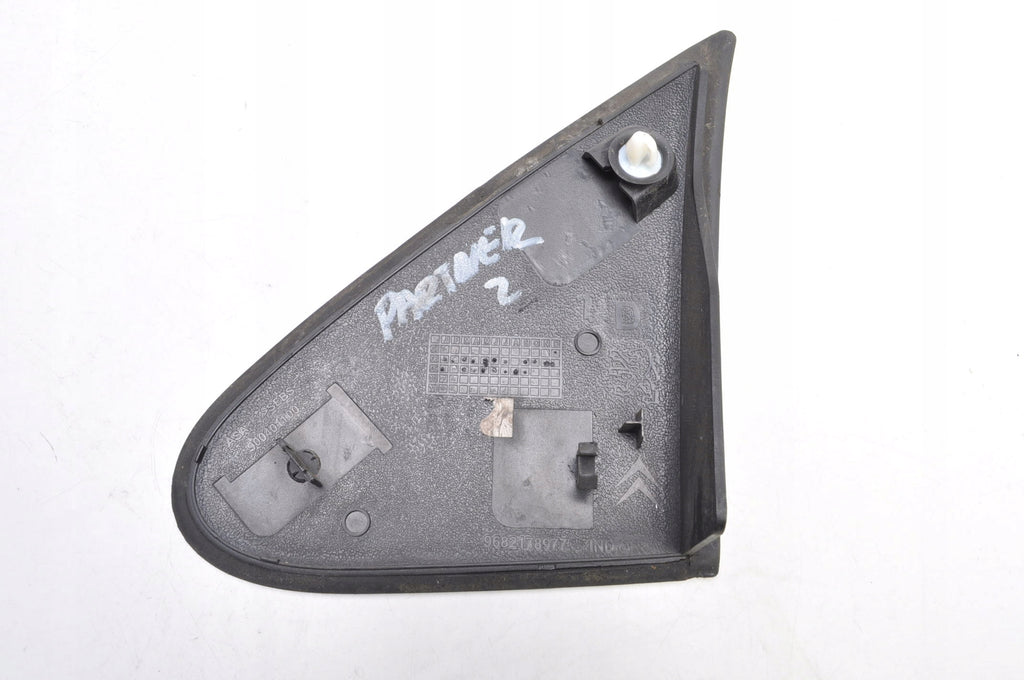 PEUGEOT PARTNER II TRIANGLE FENDER GUARD RIGHT 900401100