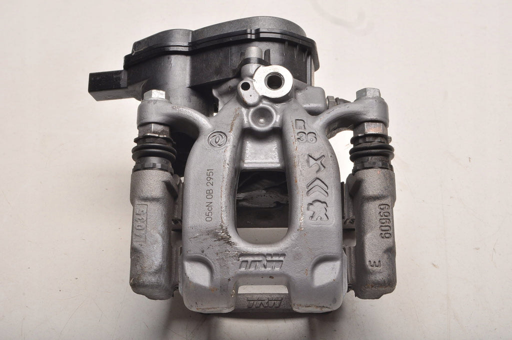 Peugeot 2008 II CORSA F MOKKA B 1.2 CLAMP RIGHT REAR 2025R 9842295180