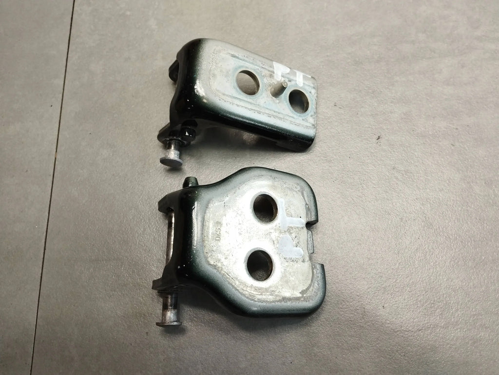 Peugeot 3008 AND DOOR HINGES RIGHT REAR