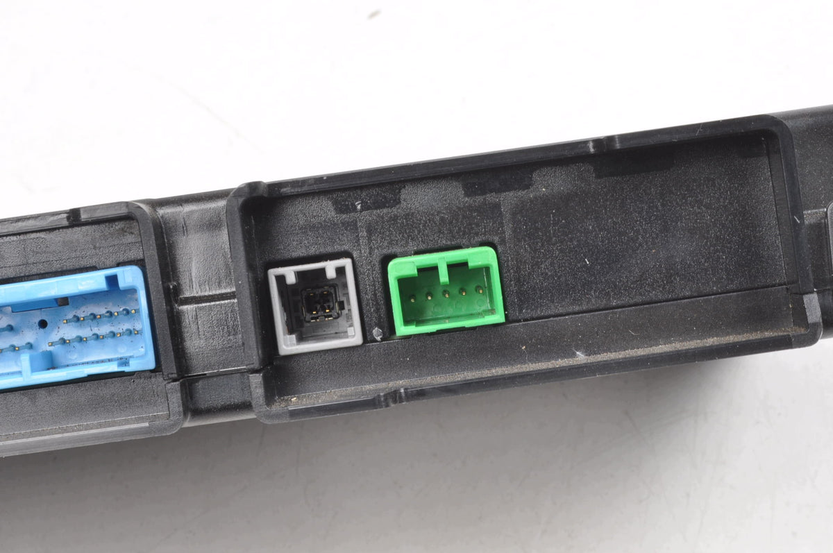 RELAY MODULE CONTROLLER VCM VOLVO XC60 II 31368949