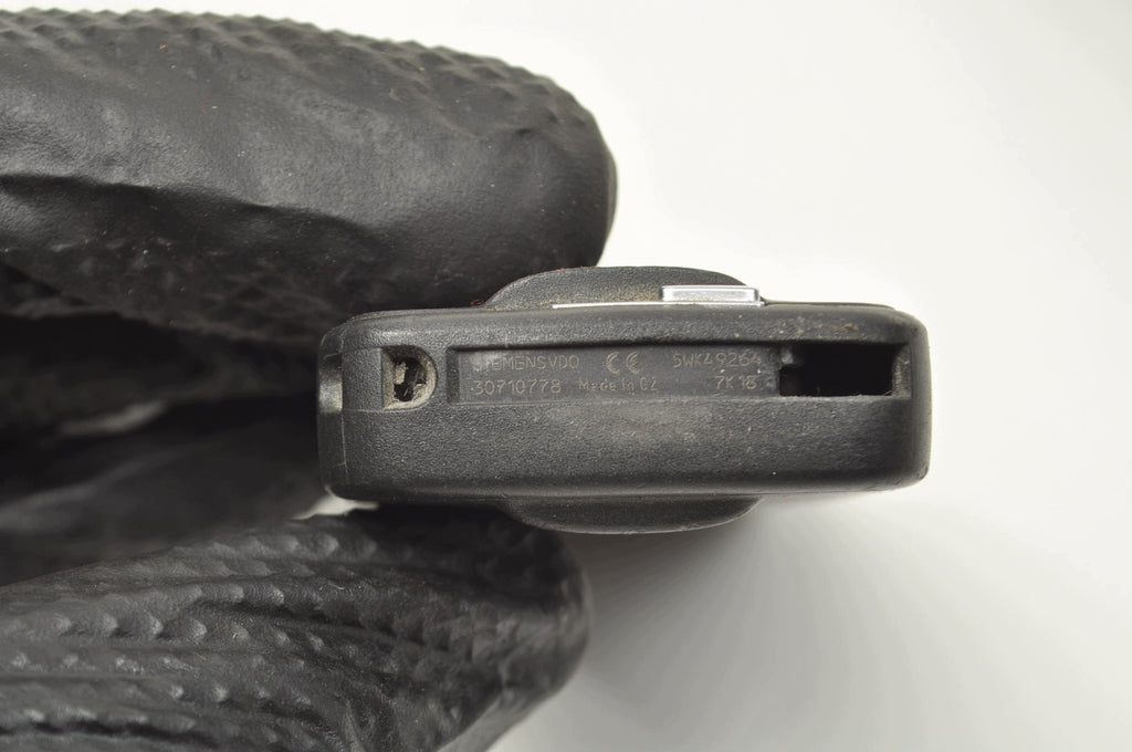 REMOTE CONTROL KEY VOLVO V70 III V40 II S60 V60 XC70 XC60 30710778