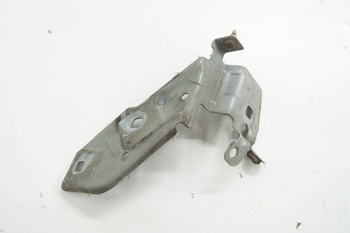 RENAULT CAPTUR AND 13R FENDER BRACKET LEFT FRONT TED69 620434875A