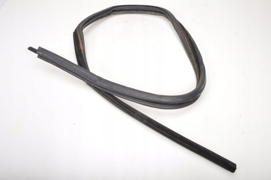 ROLLS-ROYCE WRAITH RR5 DOOR SEAL RIGHT FRONT