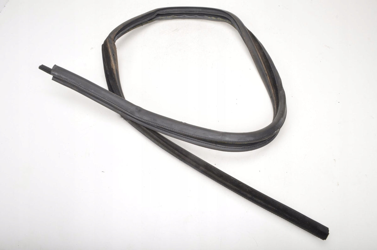 ROLLS-ROYCE WRAITH RR5 DOOR SEAL RIGHT FRONT