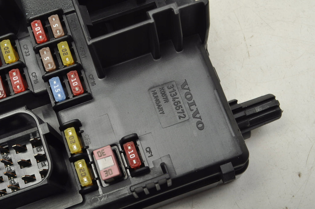 S90 V90 XC60 XC90 2.0 T4 T5 T6 T8 D3 D4 D5 FUSE BOX 31346672