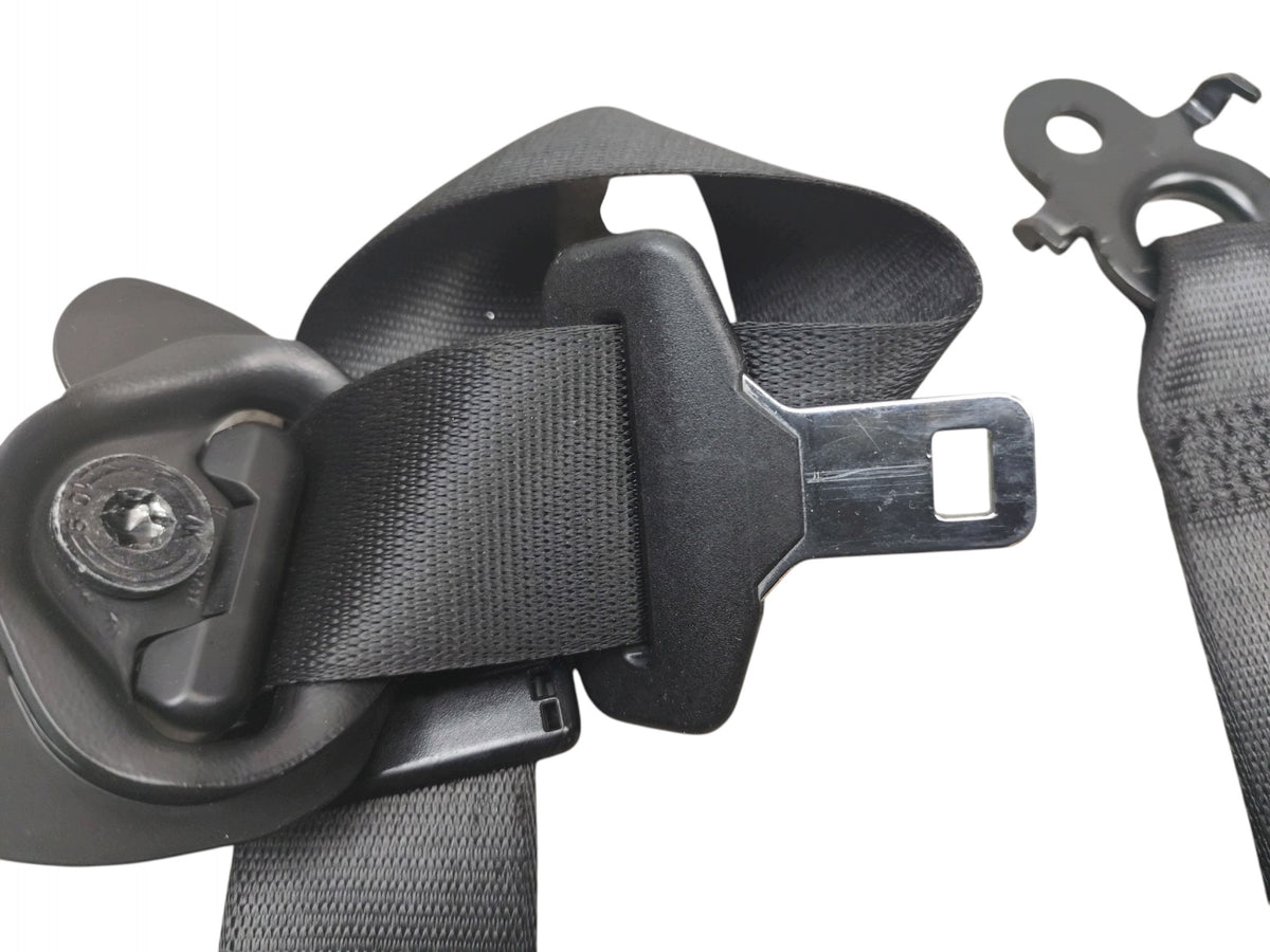 SEAT BELT LEFT FRONT BMW G30 G31 (2017-2020)